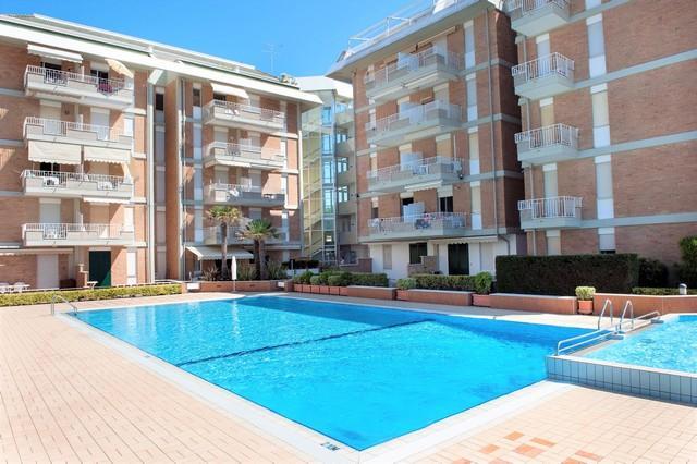 Апартаменти Puerto Del Sol Fronte Mare Лідо-ді-Єзоло Екстер'єр фото